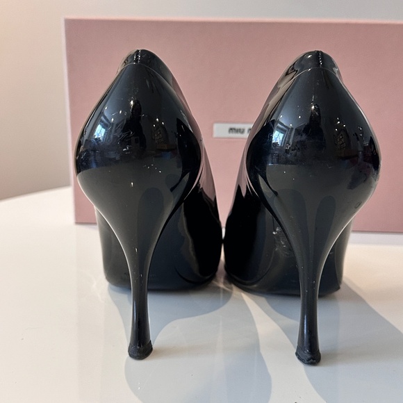 Miu Miu Black Patent Leather Stiletto Heels - Size 35 - Picture 3 of 6